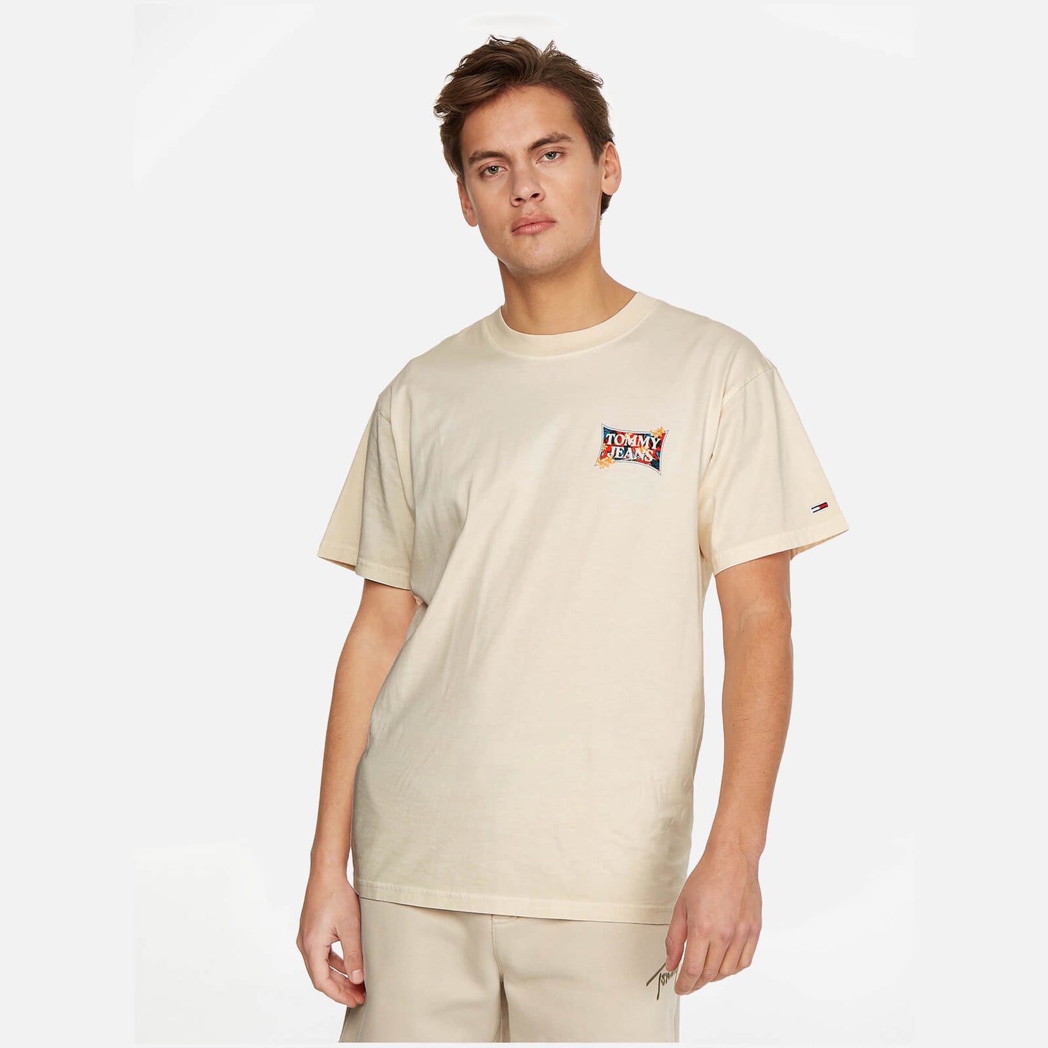 Tommy Jeans Logo-Detailed Cotton T-Shirt | TheHut.com