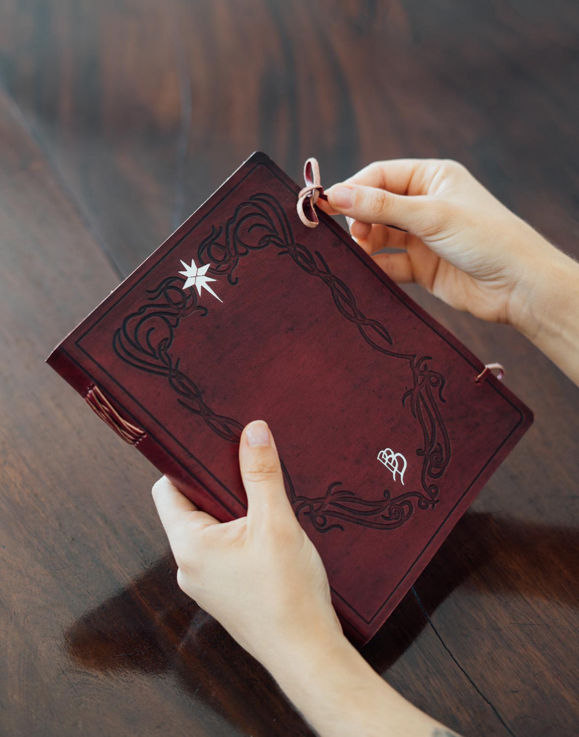 [Official] Lord of the Mysteries | Collectible Leather-Bound Notebook main image 1