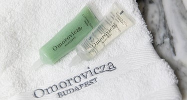 SKINCARE TO MINIMIZE PORES