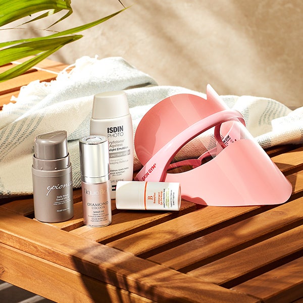 That Summer Glow  The tools, supplements & formulas for that lit-from-within, sun-kissed (& healthy) summer skin.