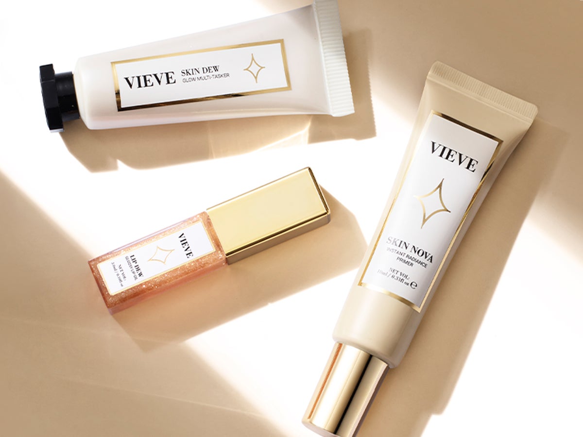 vieve- Perfect your look with VIEVE’s Glowbe Trotter Set, a trio of bestsellers – including the luminescent Skin Dew – that grants a dewy glow on-the-go.
