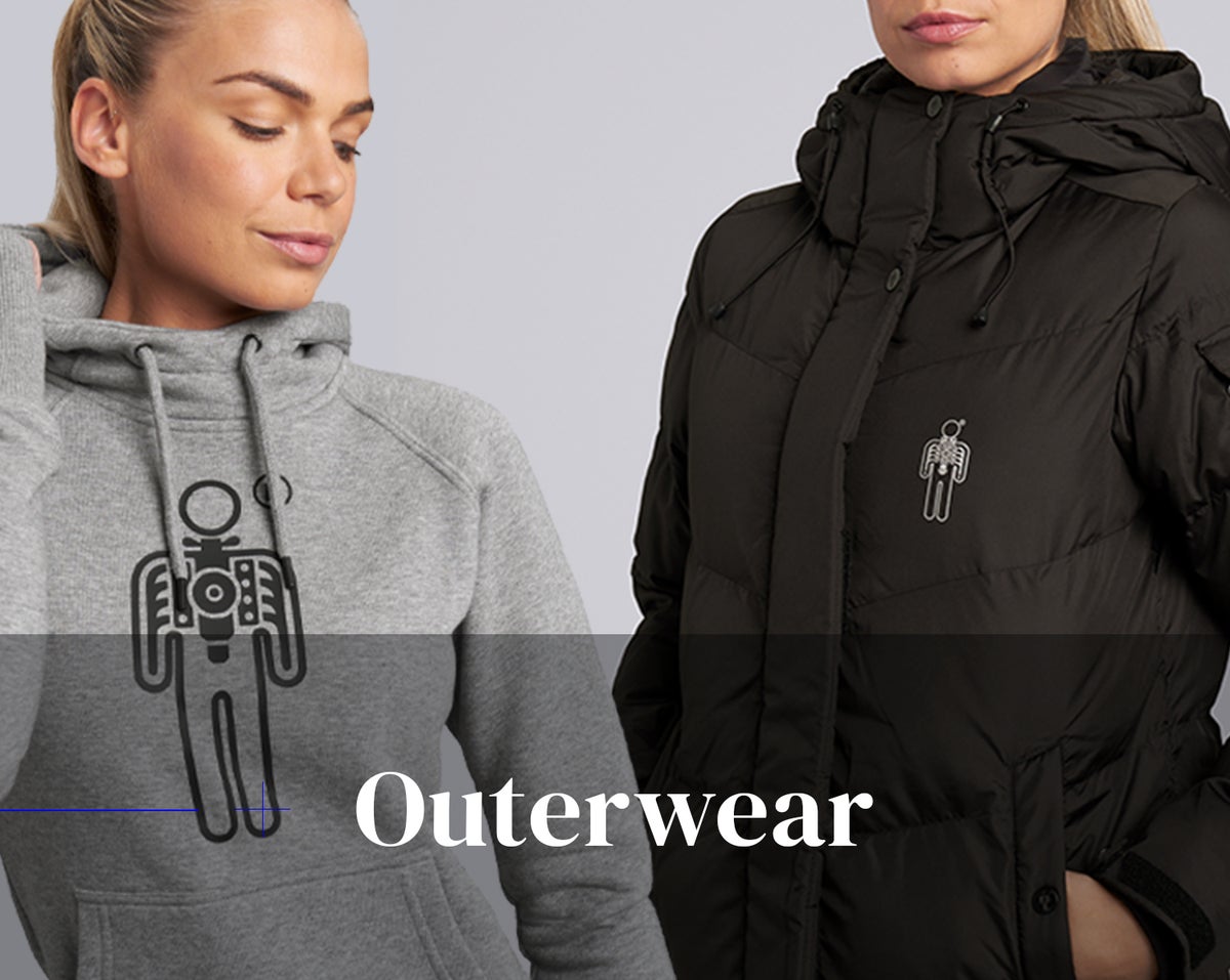 Outerwear for women. Two blond women wearing outerwear clothes. One of them is wearing a great hoodie and the other one is wearing a black coat from HPE Activewear.