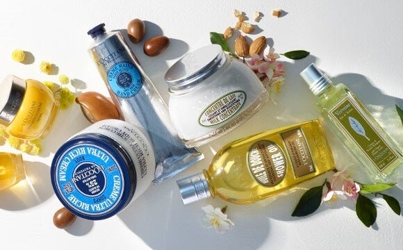 Delight and invigorate your senses with our wide range of body and bath products, including soaps, shower gels, body scrubs, hand creams and many more delights.