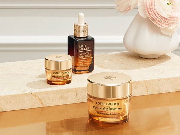 Estée Lauder’s Advanced Night Repair Serum with Revitalizing Supreme+ Moisturisers