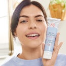 Produkt oczyszczający do twarzy First Aid Beauty (142 g)