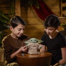 Hasbro Star Wars: The Mandalorian The Child (Baby Yoda) Animatronic Figuur