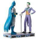 DC Comics Par Jim Shore Figurine Batman™ contre Le Joker 21.5 cm