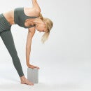 Cvičebný kváder na jogu Myprotein - Sivý