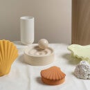 Los Objetos Decorativos Seashell Vase - Honey