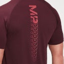 Camiseta de manga corta de entrenamiento Fade Graphic para hombre de MP - Rojo oscuro lavado