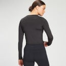 MP sieviešu apģērbs Essentials Training Dry Tech ar garām piedurknēm Crop Top - Black - XXS