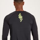 MP Men's Linear Mark Graphic Training Long Sleeve T-Shirt — Schwarz - XXS
