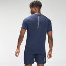 Camiseta de entrenamiento de manga corta con estampado de marca repetido para hombre de MP - Azul oscuro - XS