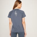 Camiseta de entrenamiento con detalle gráfico Linear Mark para mujer de MP - Grafito - XXS