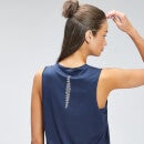 Camiseta corta de tirantes de entrenamiento con gráfico repetido para mujer de MP - Azul oscuro - XXS
