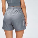 Pantalón corto de entrenamiento con estampado de marca repetido para mujer de MP - Gris carbón