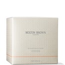شمعة ريتشارج بلاك بيبر معطرة ثلاثية الفتيل فاخرة من Molton Brown (600 جم)