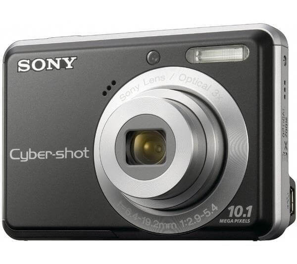 Sony Cyber-shot S930 Digital Camera. 10.1 Megapixel. 3 x optical zoom. 2.4 Inch LCD Screen - Black