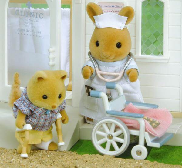 Sylvanian Family: Nurse and wheelchair