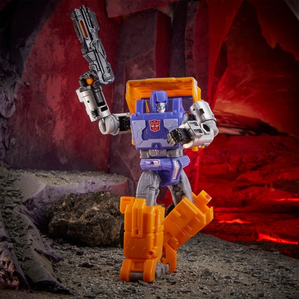 Hasbro Transformers Generations War for Cybertron: Kingdom Deluxe WFC-K16 Huffer Action Figure