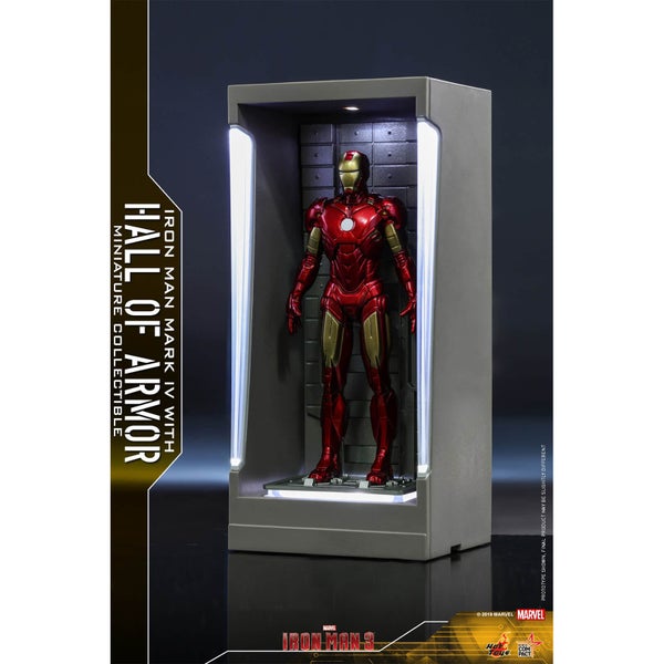Hot Toys Movie Masterpiece Compact - Miniatuur Figuur: Iron Man 3 - Iron Man Mark 4 (met Hall of Armor)