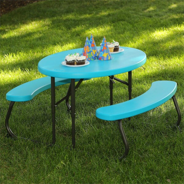 Lifetime Children s Oval Picnic Table Glacier Blue