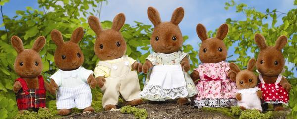 Sylvanian Families: Celebration Brown Rabbits Family IWOOT UK