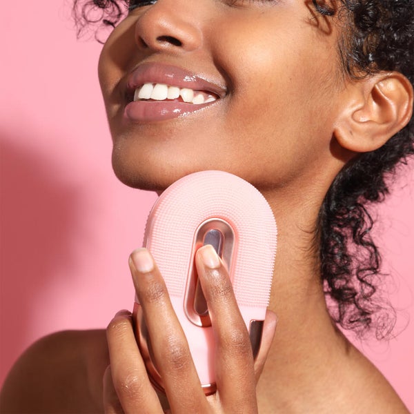 Skin Gym Tilka Cleansing Brush with LED 1