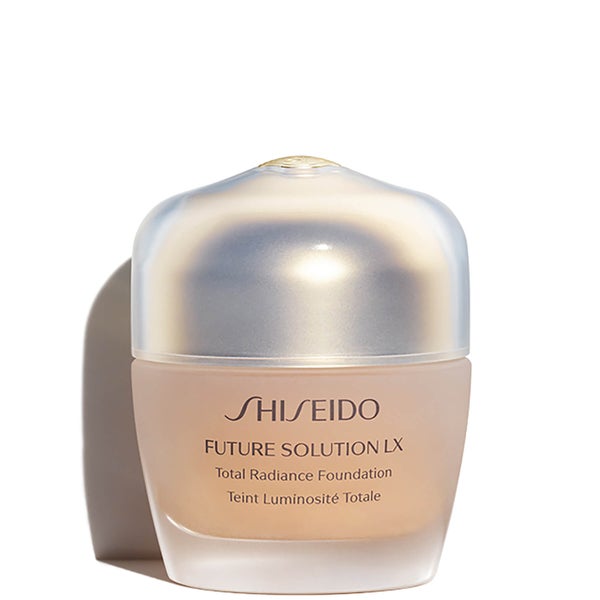 كريم الأساس Future Solution LX Total Radiance من Shiseido بحجم 30 مل (ظلال متنوعة)