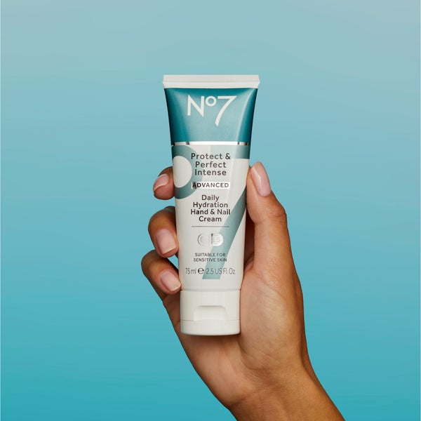Protect and Perfect Intense ADVANCED Daily Hand Cream SPF 15 75ml