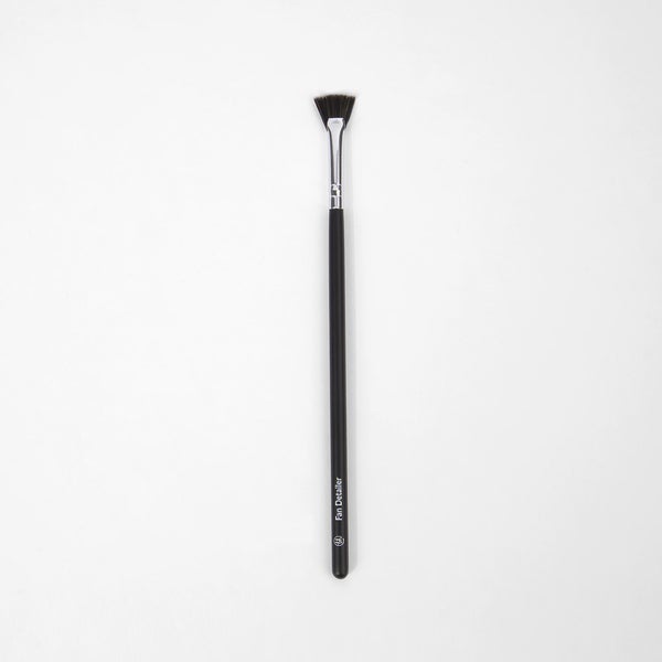 BH Cosmetics Fan Detailer Brush
