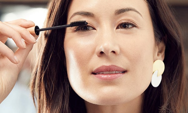 7 Ways to Make Sure Your Makeup Doesn't Hurt Your Eyes