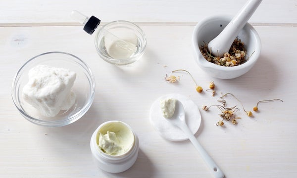 The Skin Care Benefits of Chamomile (And the Best Products That Have It)