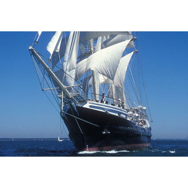 Full Day Tall Ship Sailing Experience Experience Days Zavvi UK
