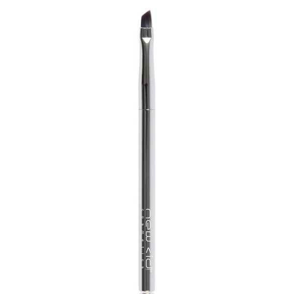 Скошенная кисть для нанесения теней New CID Cosmetics Chrome Angled Eyeshadow Brush