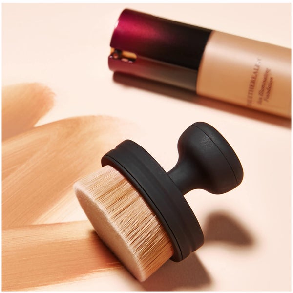 LOOKFANTASTIC Foundation Buffing Brush (Free Gift)