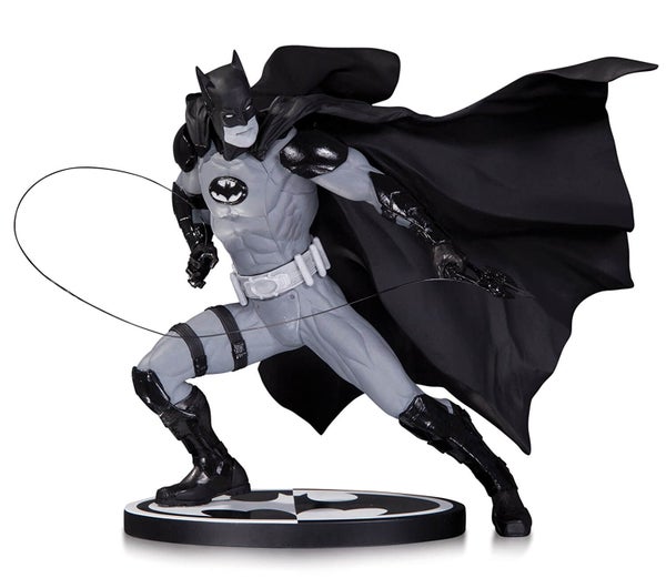 DC Dekofigur Batman schwarzweiß von Ivan Reis