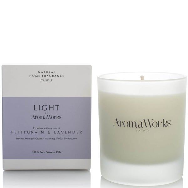 Ароматическая свеча с петигреном и лавандой AromaWorks Light Range Candle - Petitgrain and Lavender 30 сл