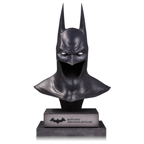 DC Collectibles DC Gallery Batman Arkham Asylum 1:2 Scale Replica Cowl Statue