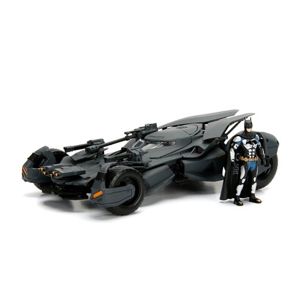Jada Die Cast 1:24 Justice League Batmobile with Figure