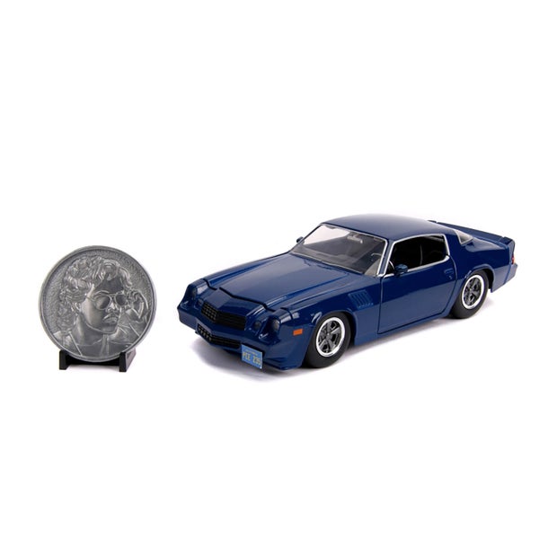 Figurine moulée échelle 1:24 Jada Stranger Things Chevy Camaro de Billy avec pièce de collection