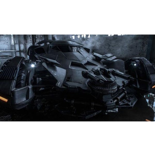 Hot Wheels Elite DC Comics Batman v Superman New Batmobile Diecast 1:18 Scale Model