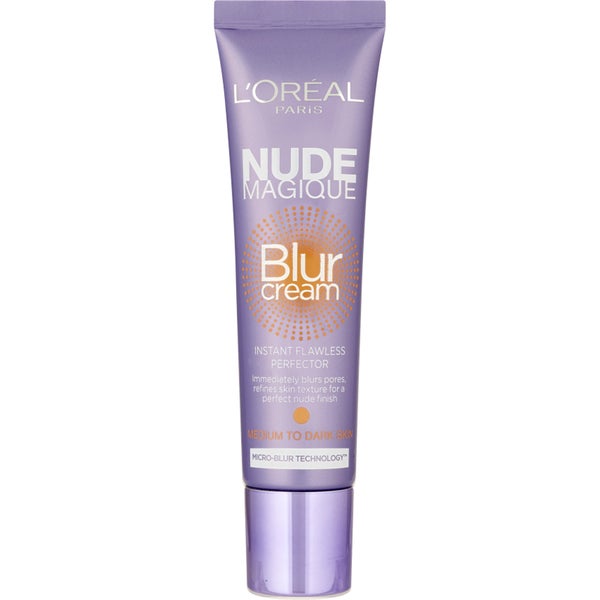 Crema de efecto blur Nude Magique Blur Cream de L'Oréal Paris de tono medio/oscuro.