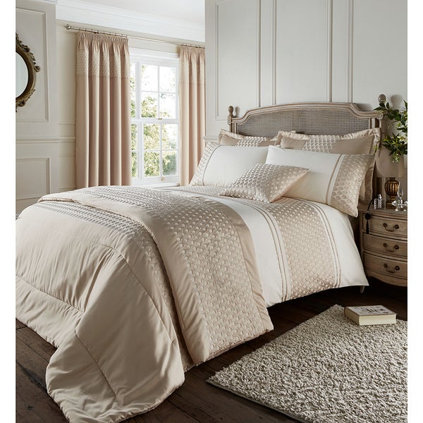 Catherine Lansfield Lille Bedding Set - Gold