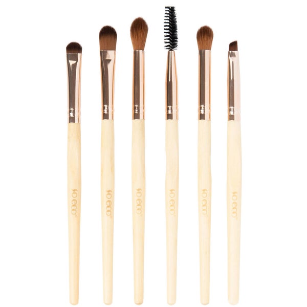 Make Up Brushes LOOKFANTASTIC