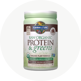 Una confezione di Proteine e vegetali biologici Raw di Garden of Life su uno sfondo bianco.