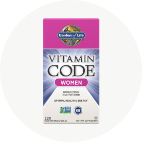 Una confezione di Vitamin Code per donna di Garden of Life su uno sfondo bianco.