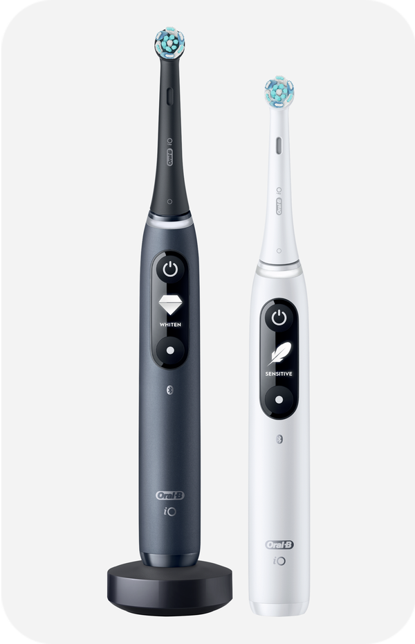 Oral-B  iO7 Duo Pack of Two Electric Toothbrushes, Black & White