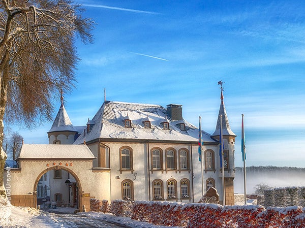 Am Schlass L – 9774 Urspelt - Grand Duché de Luxembourg<br> info@chateau-urspelt.lu<br> +352 26 90 56 10