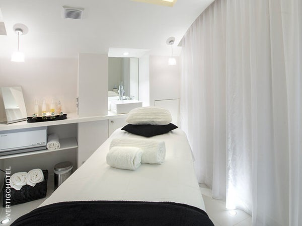 3, Rue Devosge - 21000 Dijon<br> reservations@vertigohoteldijon.com<br> Tél.: 03 80 40 40 40
